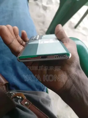 Photo - New Tecno Camon 40 Pro 256 GB Argenté