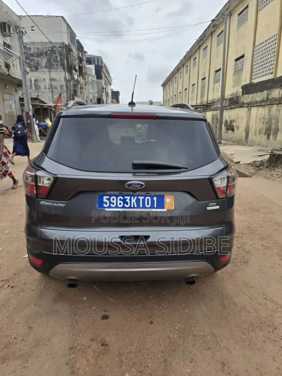 Ford Escape 2018 Gris