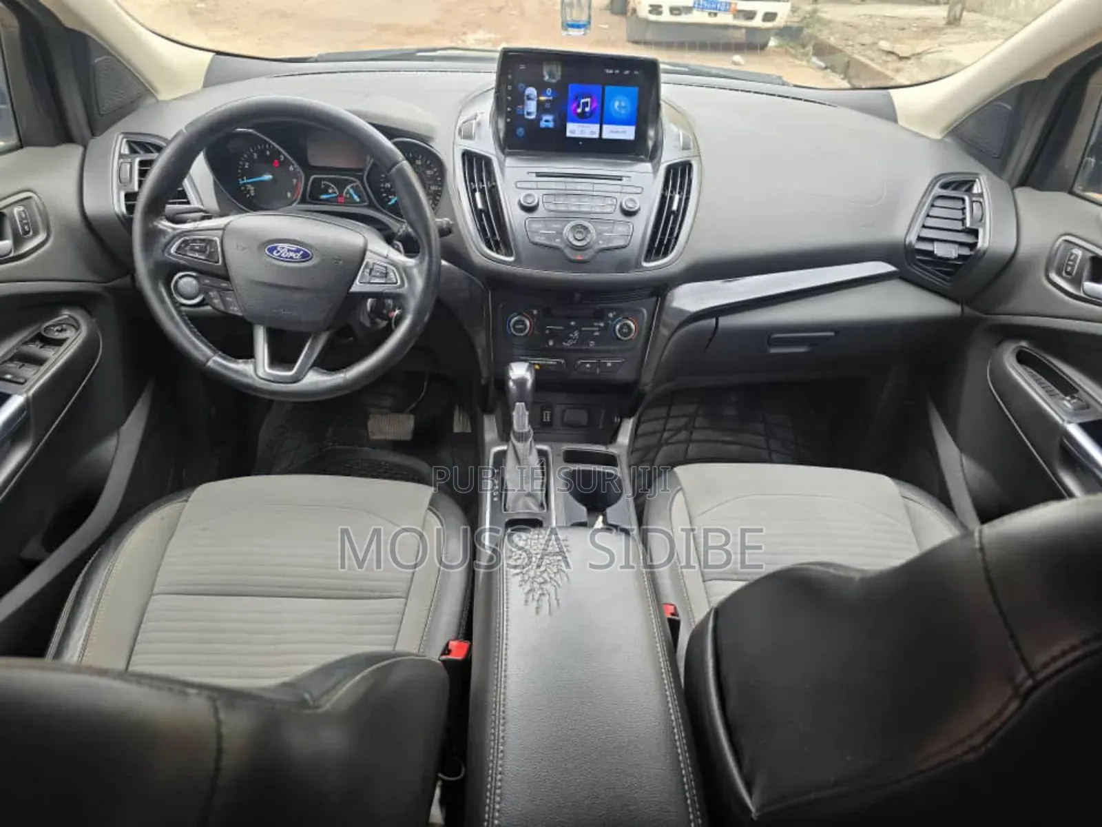 Ford Escape 2018 Gris