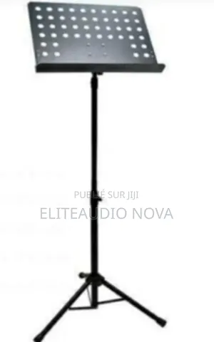 Photo - Trepieds Disponible: -- Piano  -- Guitare  -- Micro  -- Baff