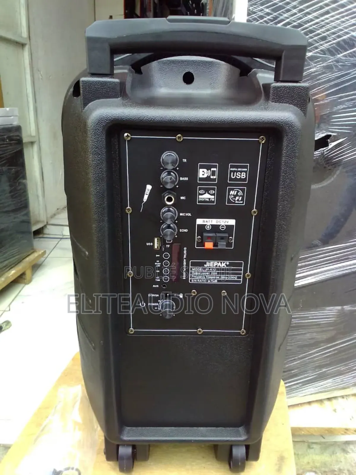 Enceinte Bluetooth Disponible