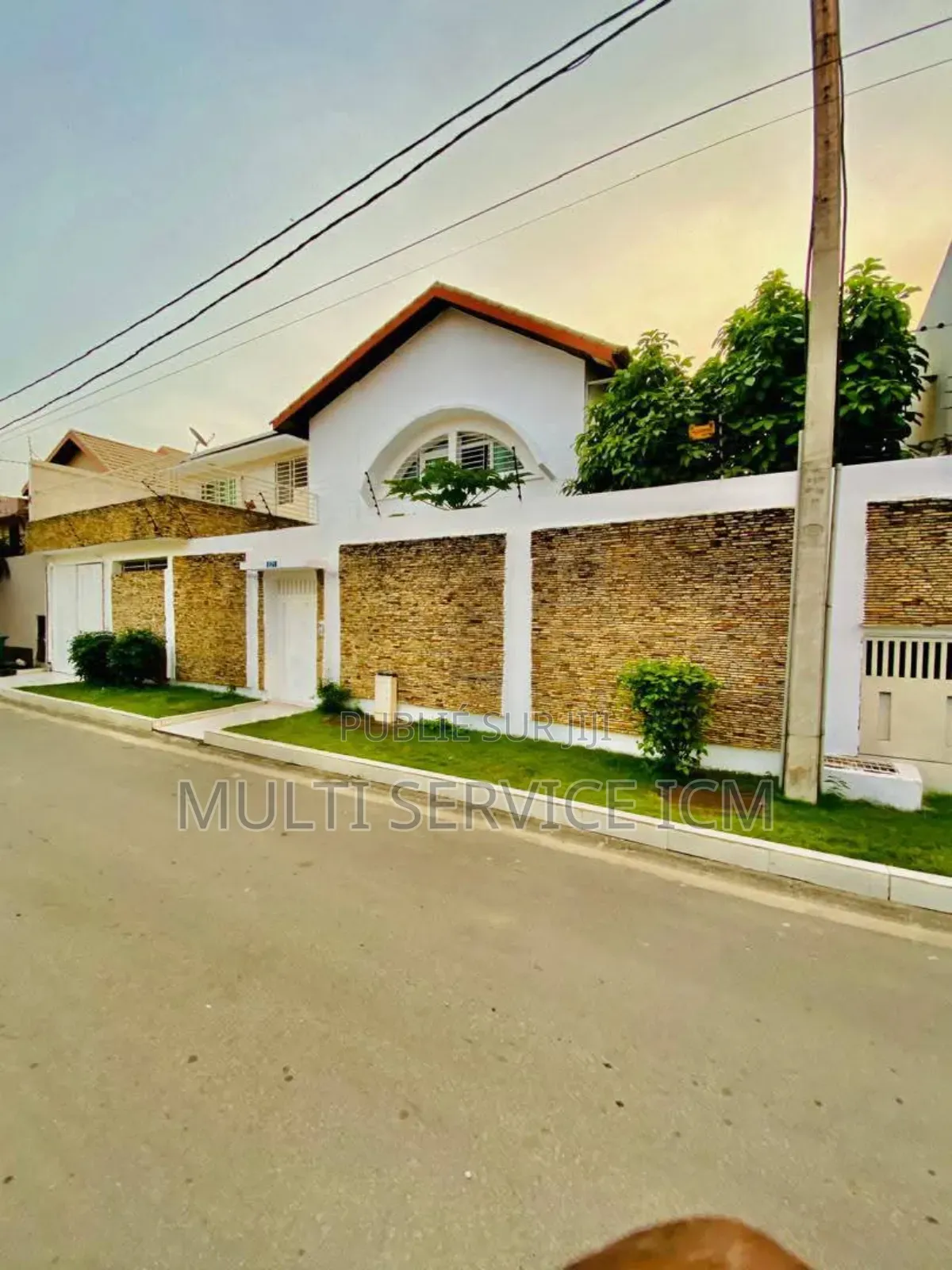 5chbre Duplex dans Ismaël Coulibaly, Cocody à Vendre