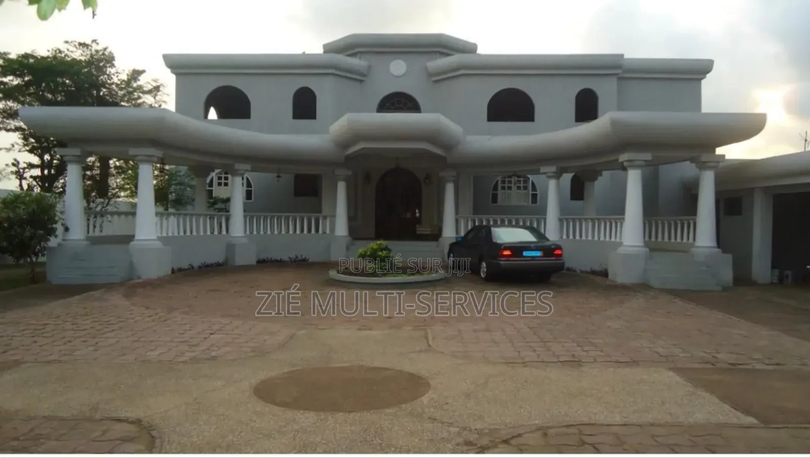 20chbre Duplex dans Zié Multi-Service, Cocody à Vendre