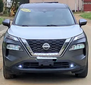 Photo - Nissan Rogue SV 2023 Gris