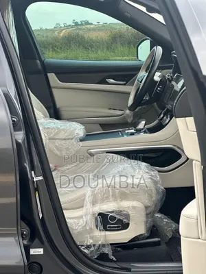 New Jaguar F-Pace 2024 Gris