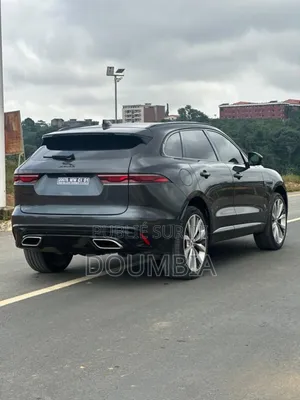 New Jaguar F-Pace 2024 Gris