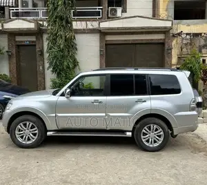 Mitsubishi Pajero 2023 Gris