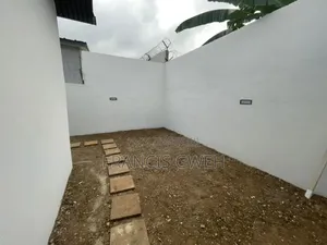 3chbre Villa dans Francis Gweh, Cocody à Louer