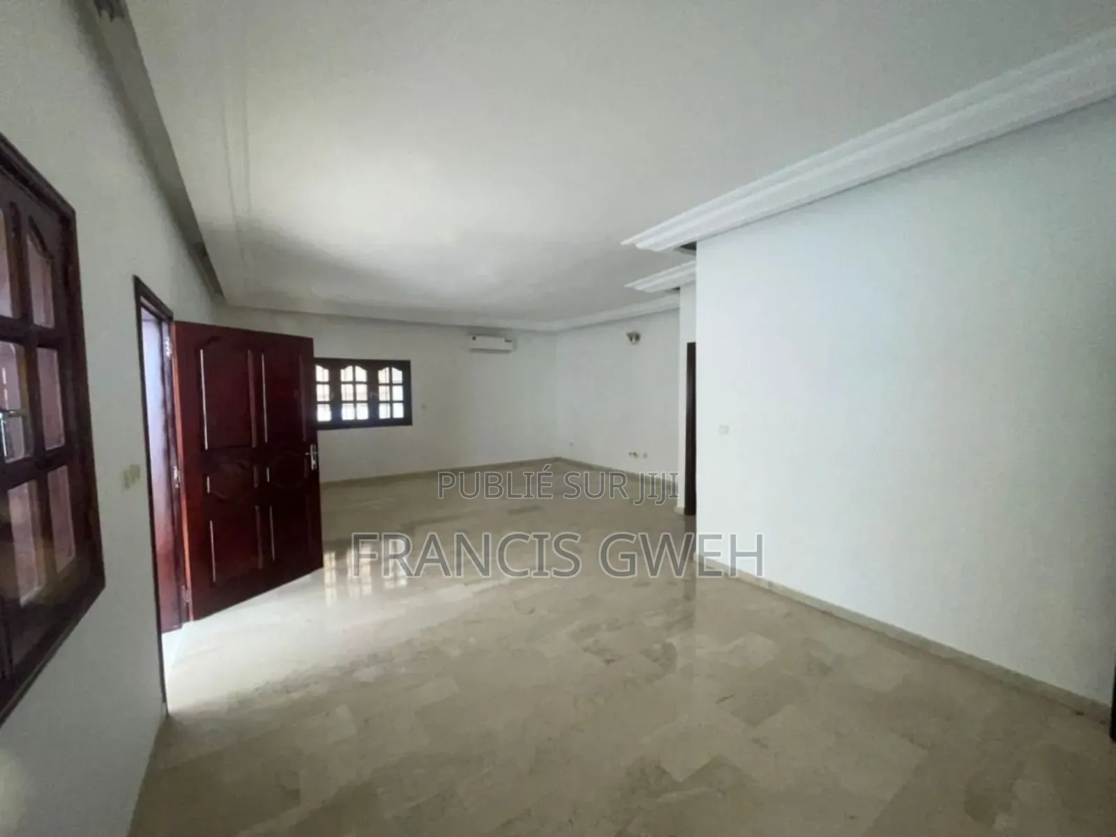 3chbre Villa dans Francis Gweh, Cocody à Louer