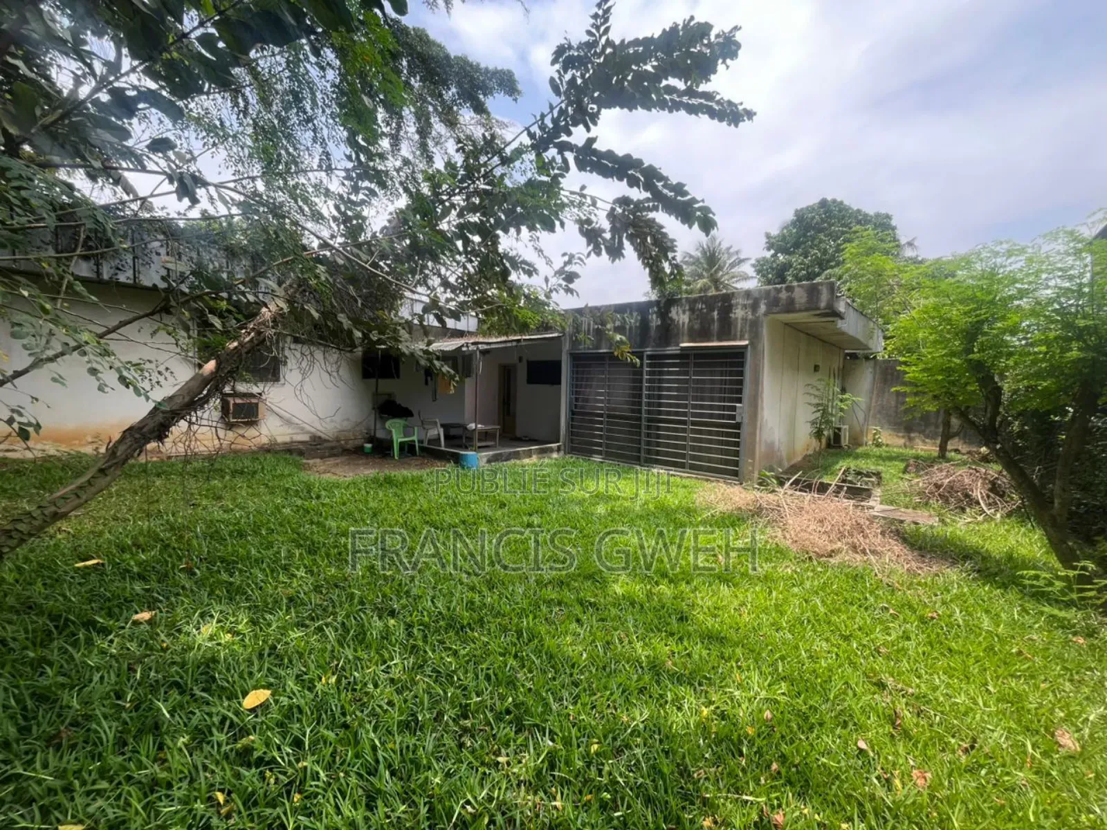 6chbre Villa dans Francis Gweh, Cocody à Vendre
