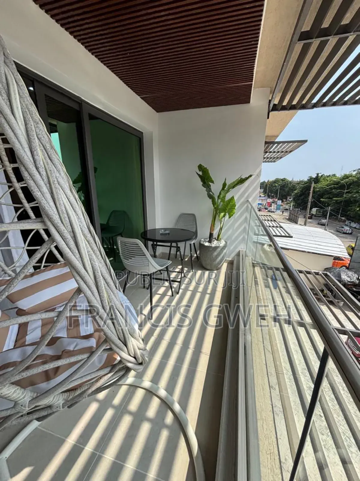 Furnished 1chbre Studio dans Francis Gweh, Cocody à Louer