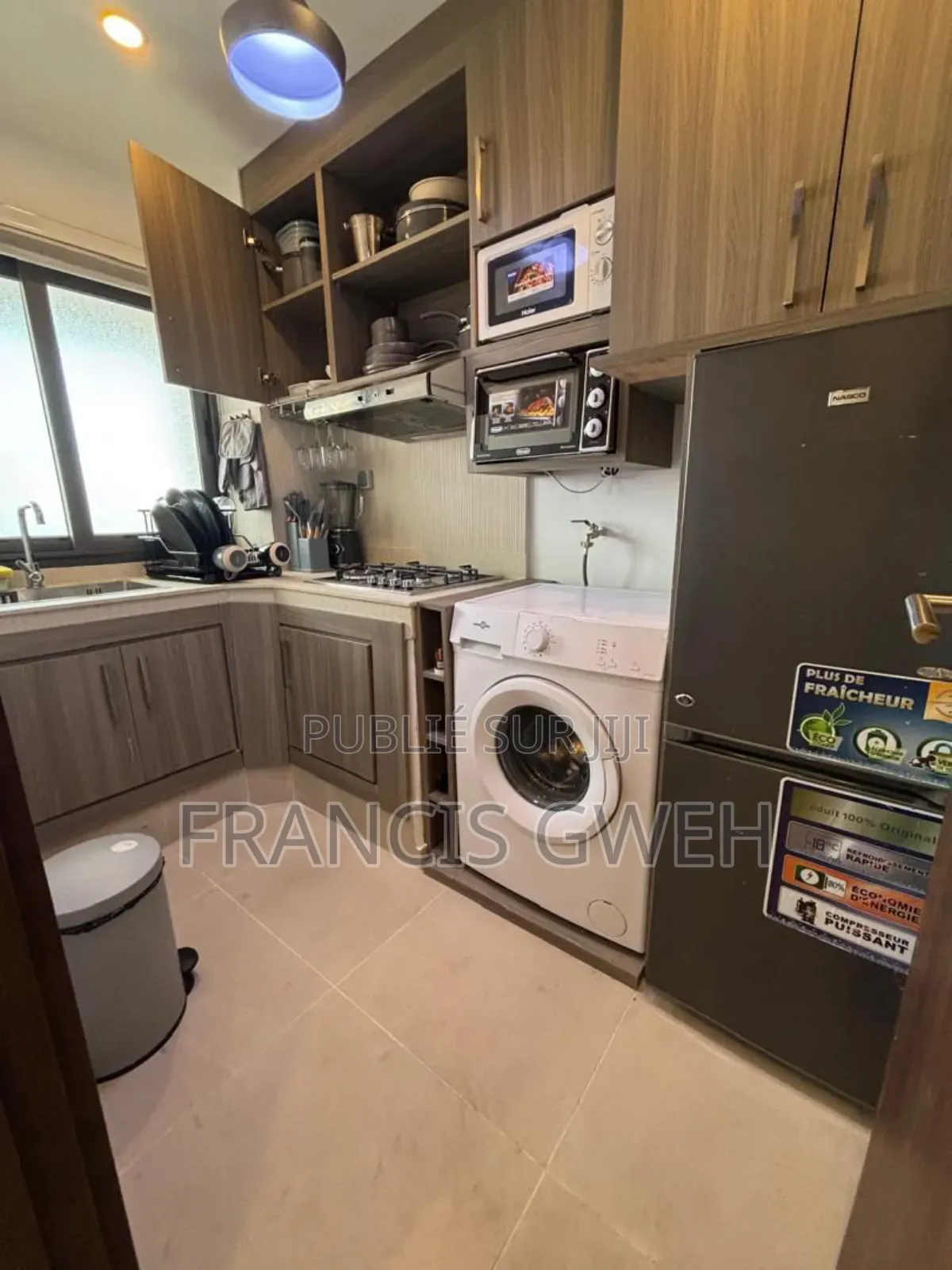 Furnished 1chbre Studio dans Francis Gweh, Cocody à Louer