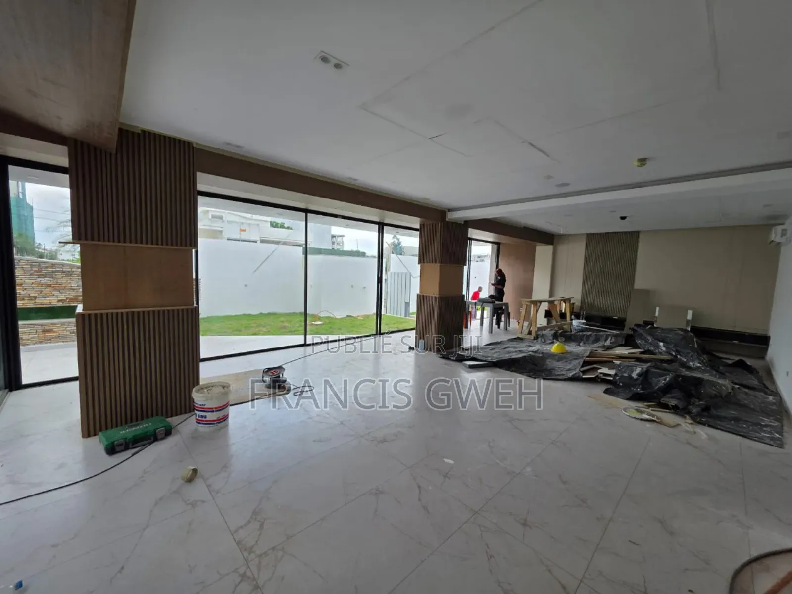 6chbre Duplex dans Francis Gweh, Cocody à Louer