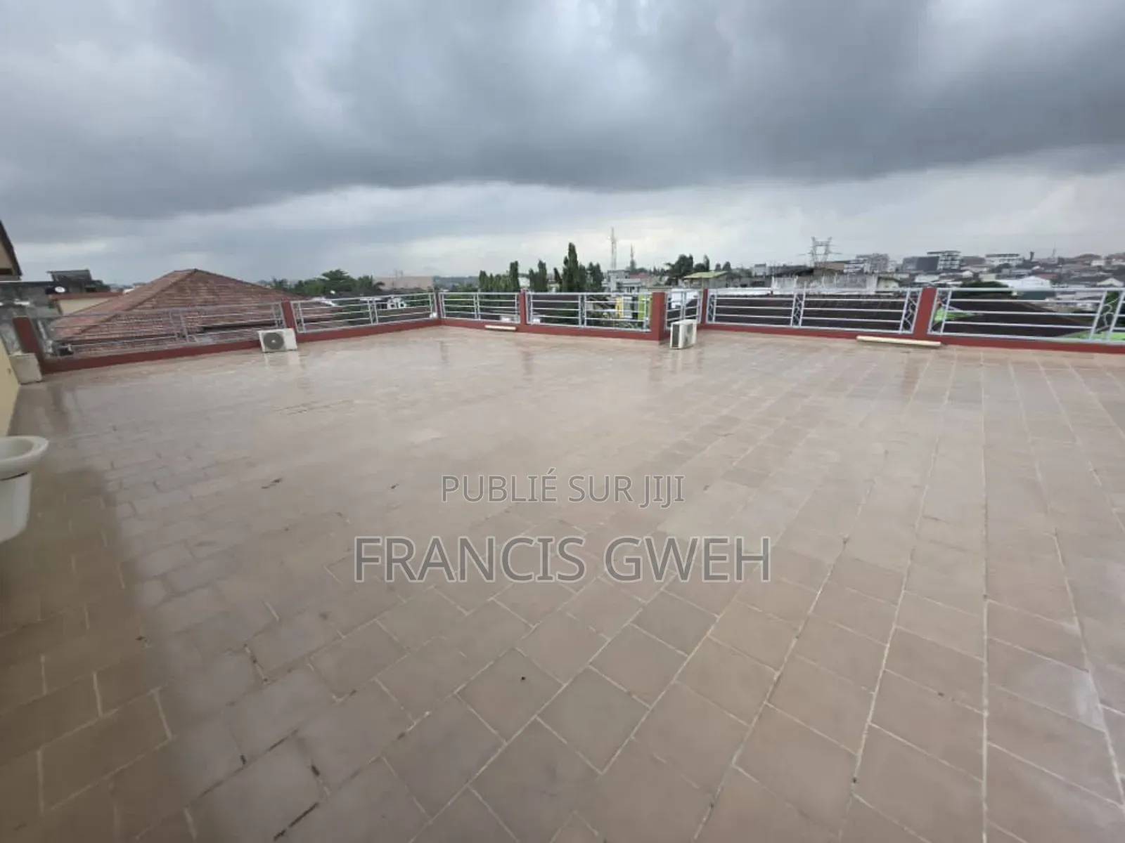 6chbre Duplex dans Francis Gweh, Cocody à Louer
