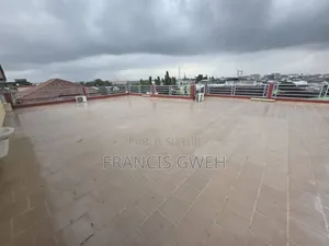 6chbre Duplex dans Francis Gweh, Cocody à Louer