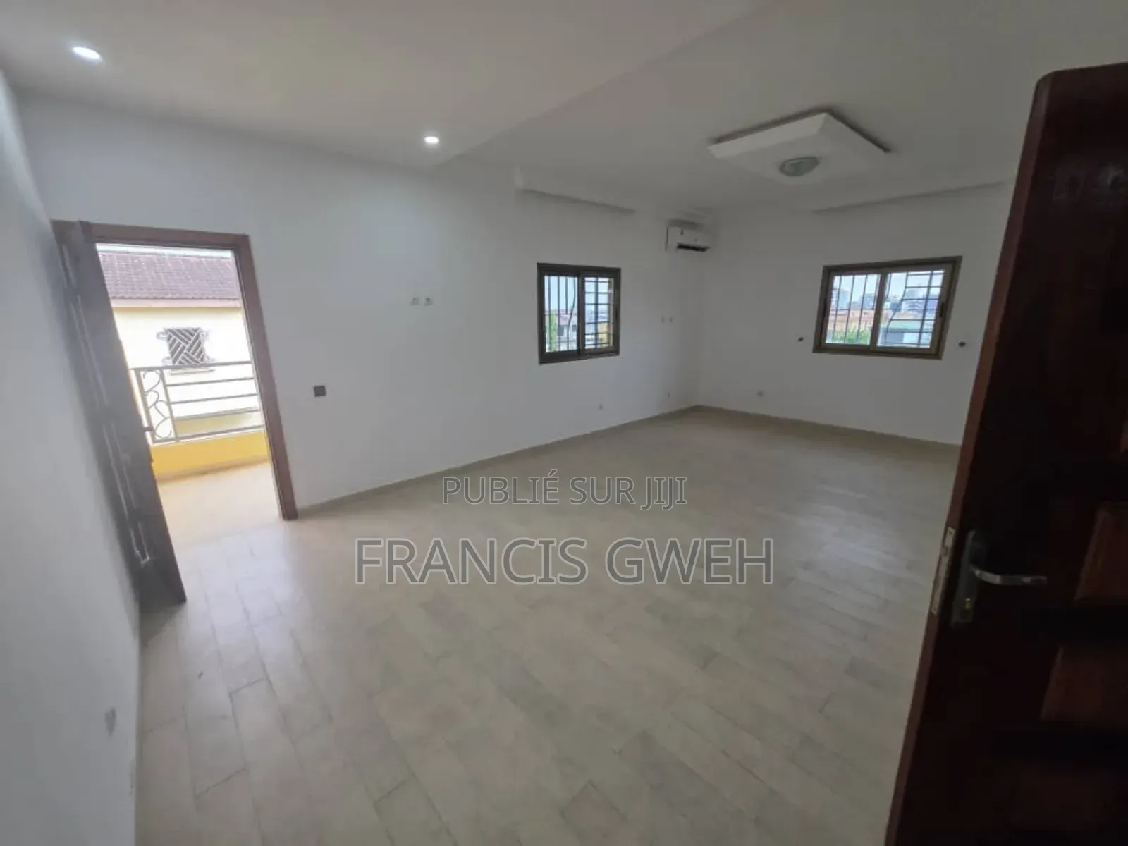 6chbre Duplex dans Francis Gweh, Cocody à Louer