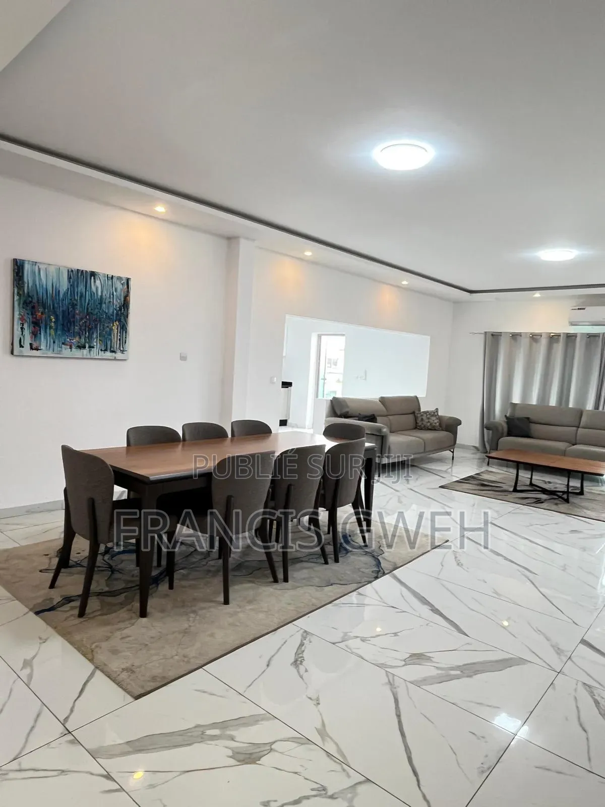 Furnished 3chbre Appartement dans Francis Gweh, Cocody à Louer