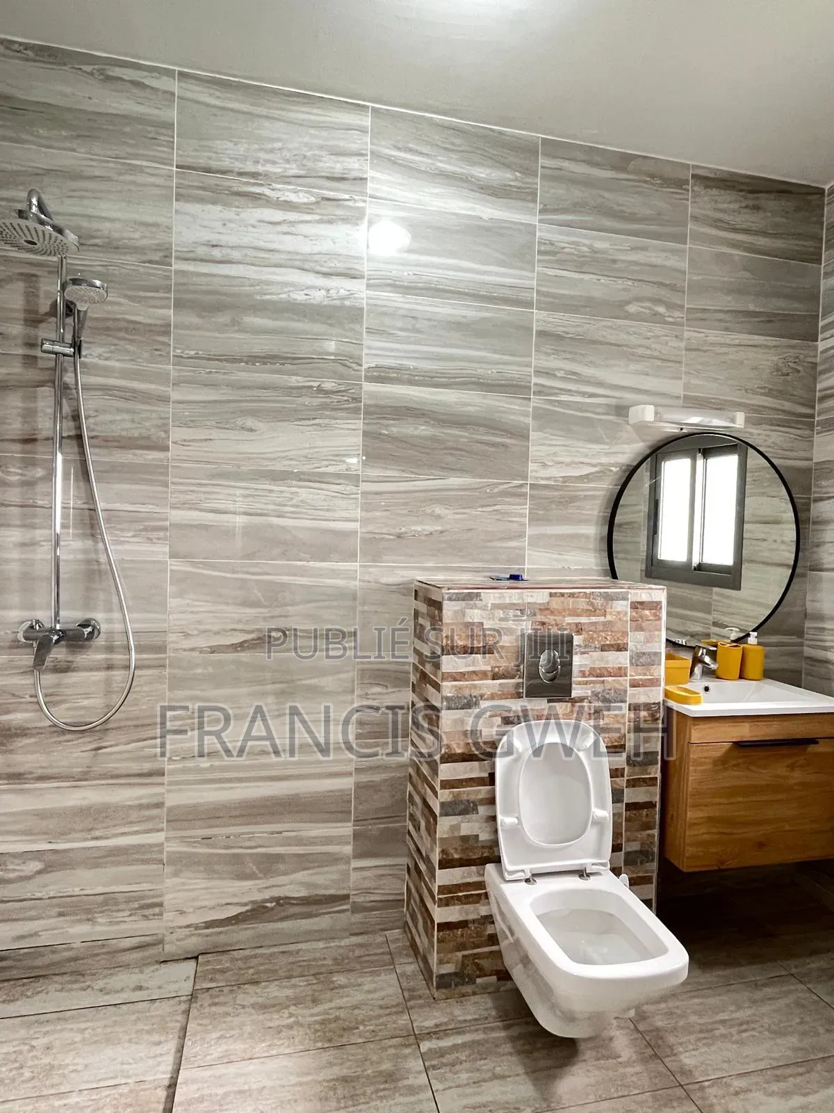 Furnished 3chbre Appartement dans Francis Gweh, Cocody à Louer