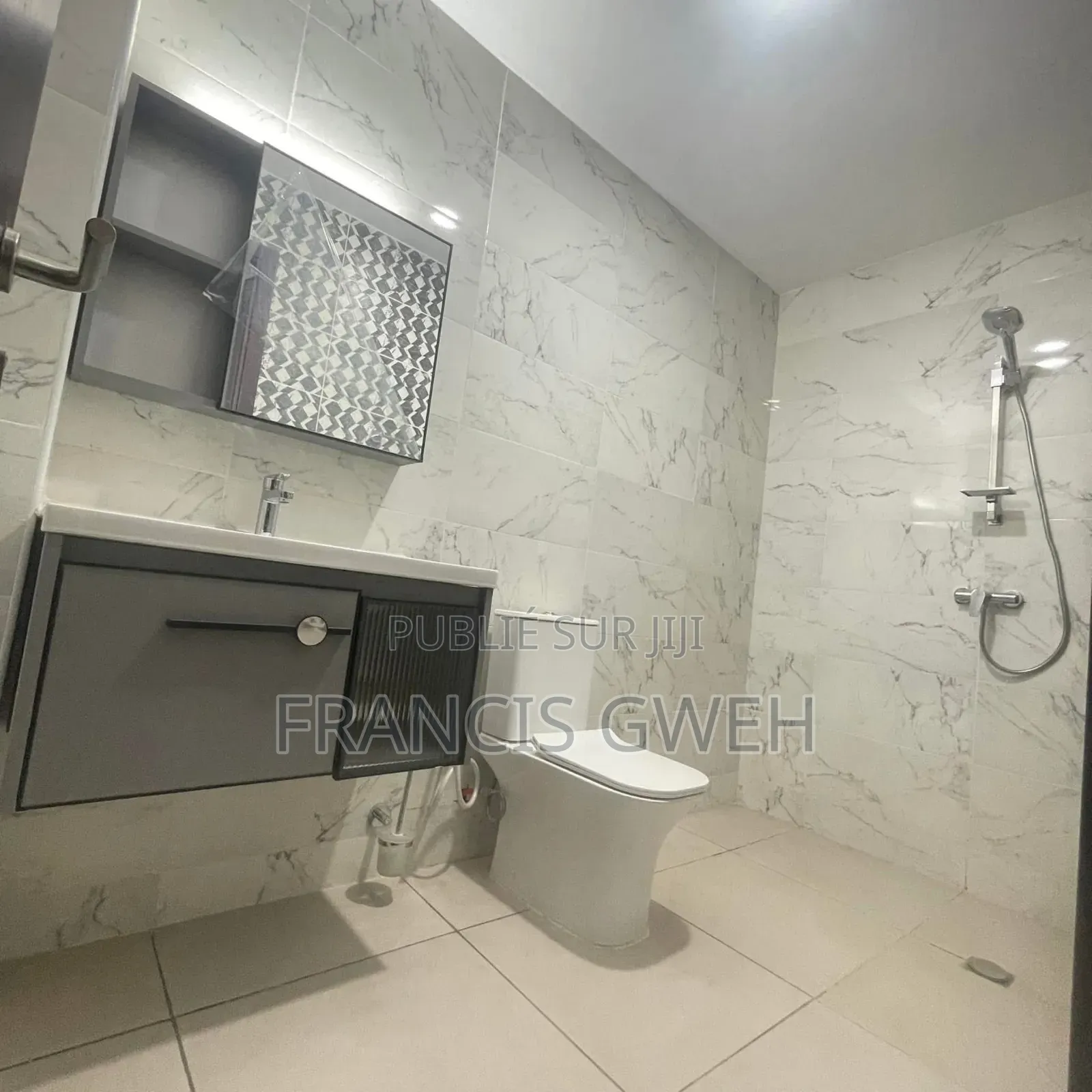 2chbre Appartement dans Francis Gweh, Cocody à Louer