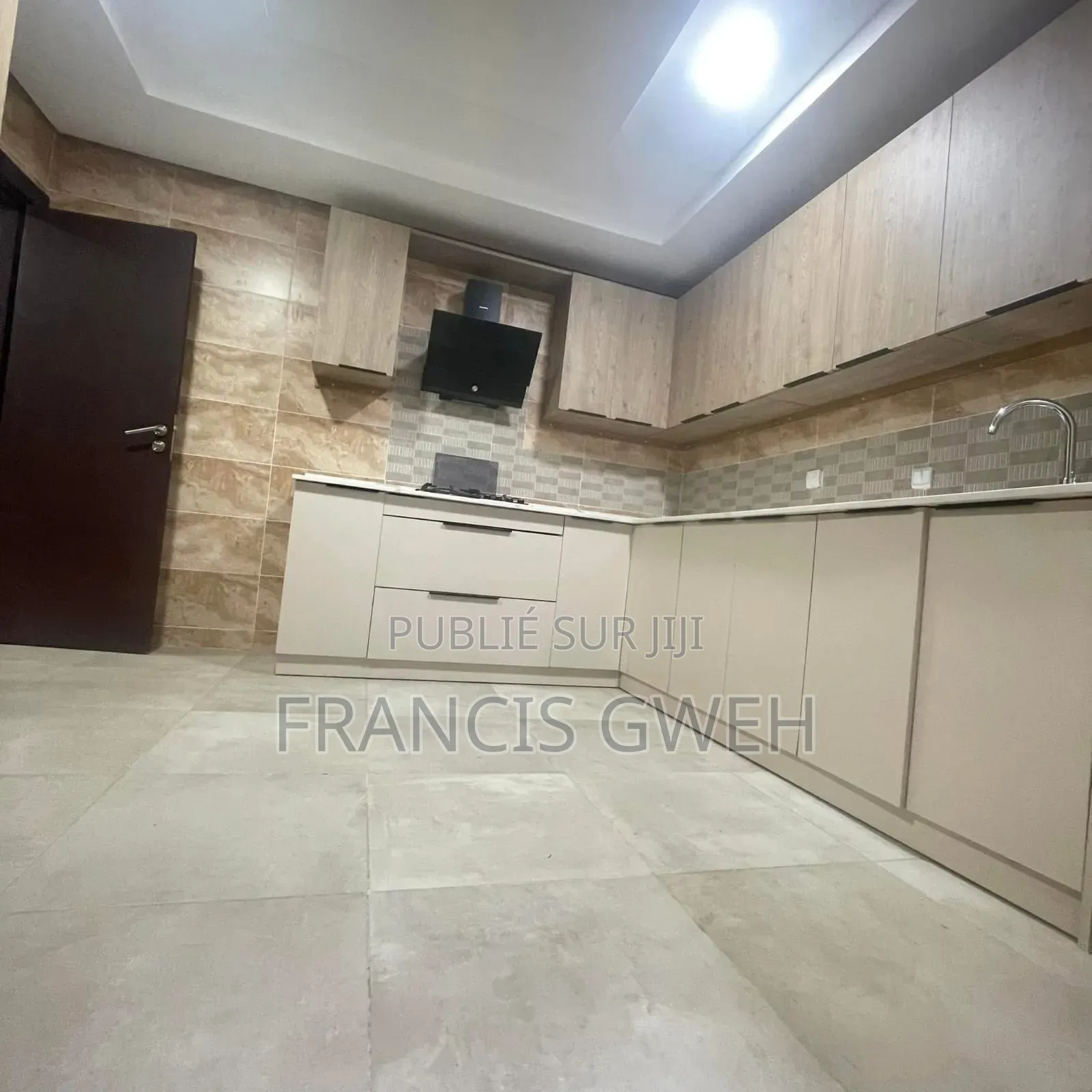 2chbre Appartement dans Francis Gweh, Cocody à Louer