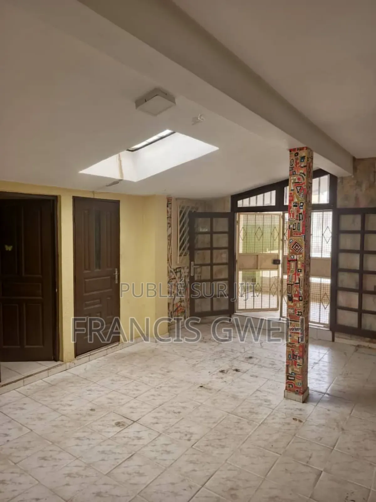 3chbre Villa dans Francis Gweh, Cocody à Louer