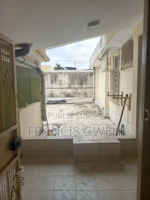 3chbre Villa dans Francis Gweh, Cocody à Louer