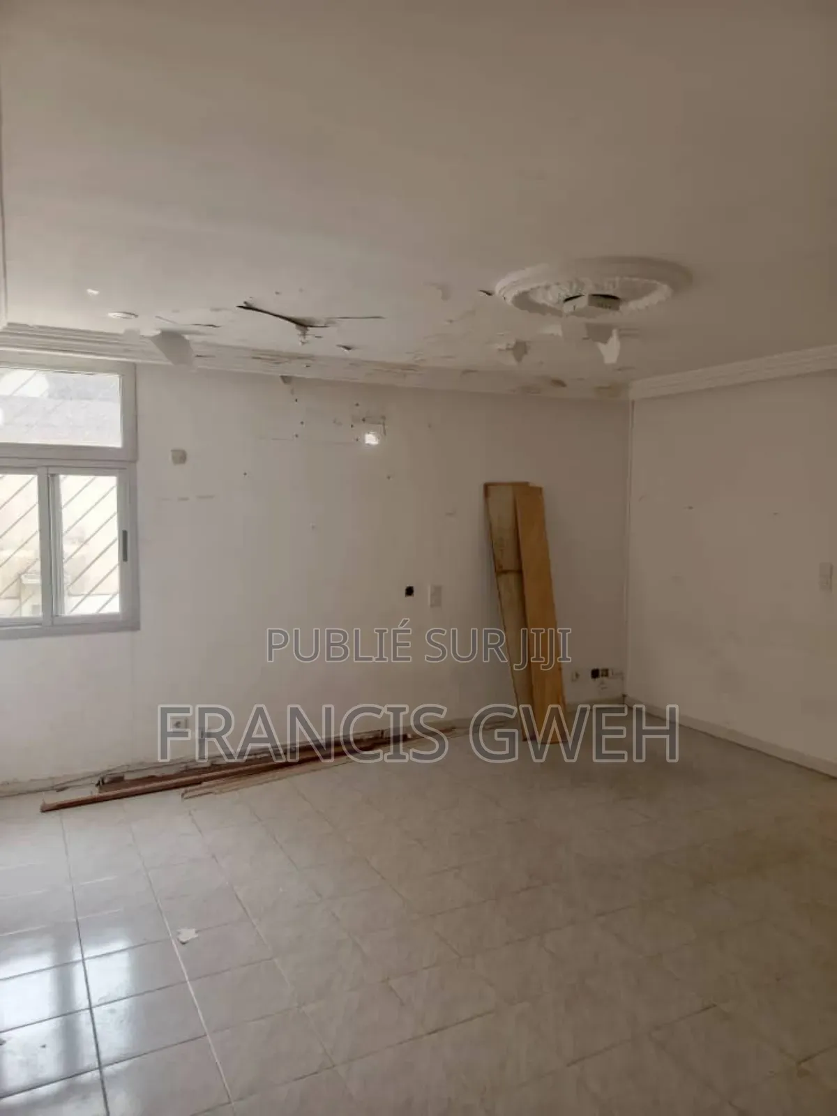 3chbre Villa dans Francis Gweh, Cocody à Louer