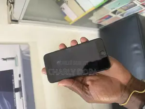 Apple iPhone 7 32 GB Black