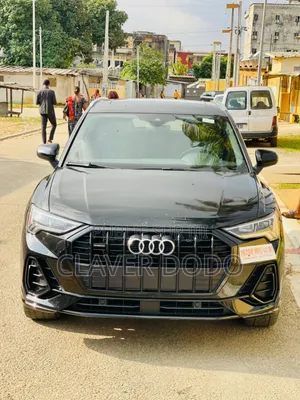 Photo - Audi Q3 2021 Gris