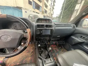 Toyota Land Cruiser Prado 2001