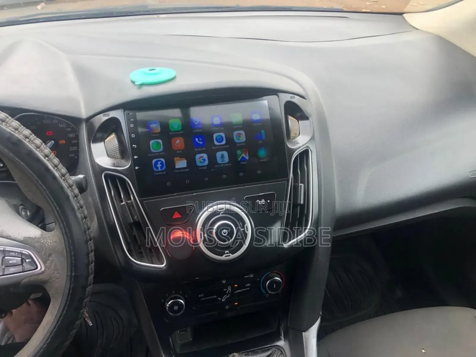 Ford Focus S Sedan FWD (2.0L 4cyl 5M) 2016 Blue