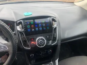 Ford Focus S Sedan FWD (2.0L 4cyl 5M) 2016 Blue