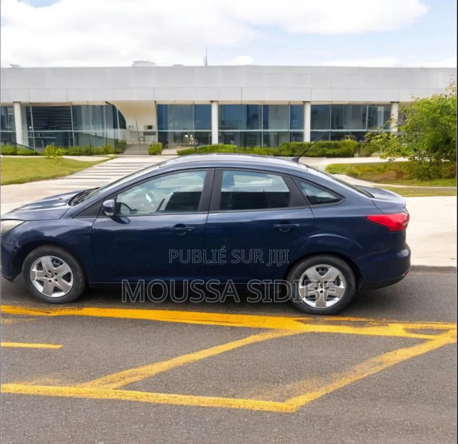 Ford Focus S Sedan FWD (2.0L 4cyl 5M) 2016 Blue