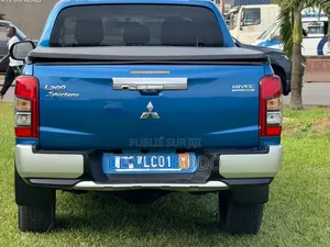 Mitsubishi L200 2022 Blue