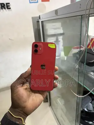 Photo - Apple iPhone 12 64 GB Rouge