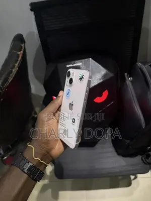 Photo - Apple iPhone 13 128 GB Rose