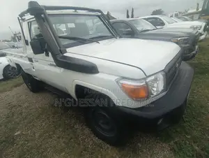 Toyota Land Cruiser 2011 Blanc