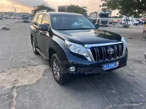 Photo - Toyota Land Cruiser Prado 2016 Black