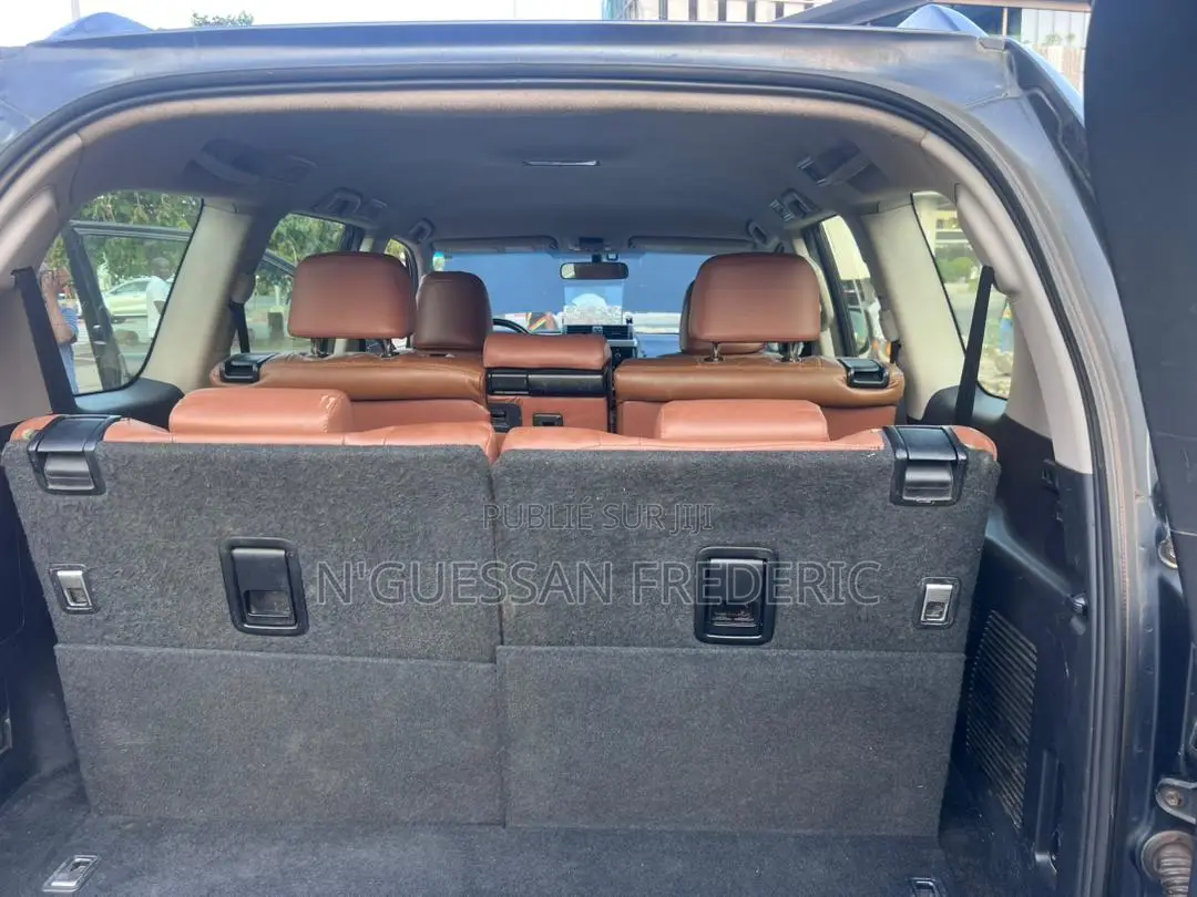 Toyota Land Cruiser Prado 2016 Black