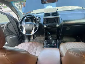 Toyota Land Cruiser Prado 2016 Black