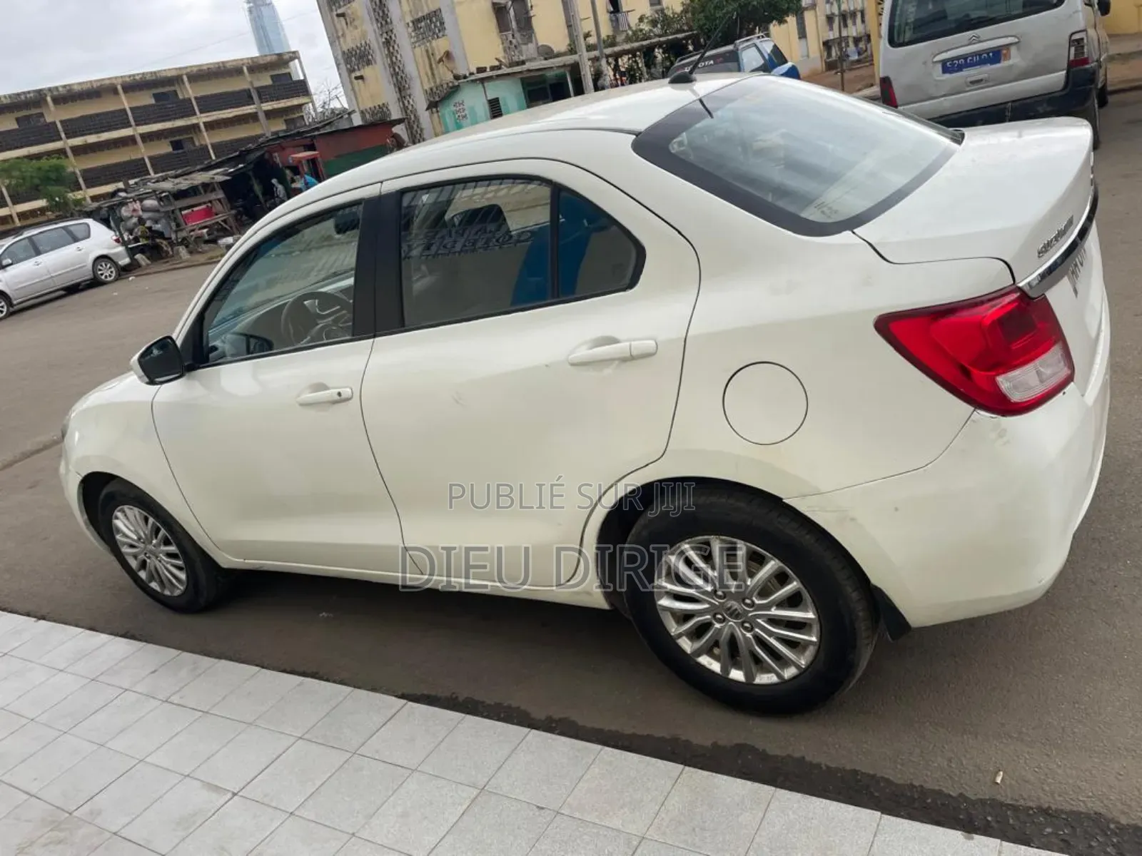 Suzuki Dzire 2024 Blanc