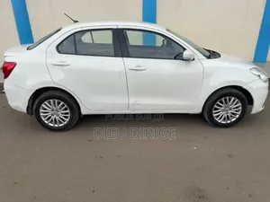 Suzuki Dzire 2024 Blanc