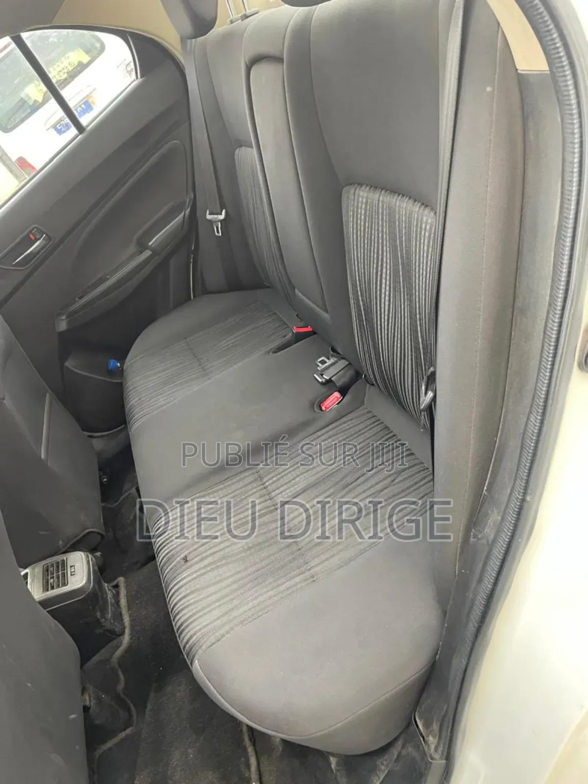 Suzuki Dzire 2024 Blanc