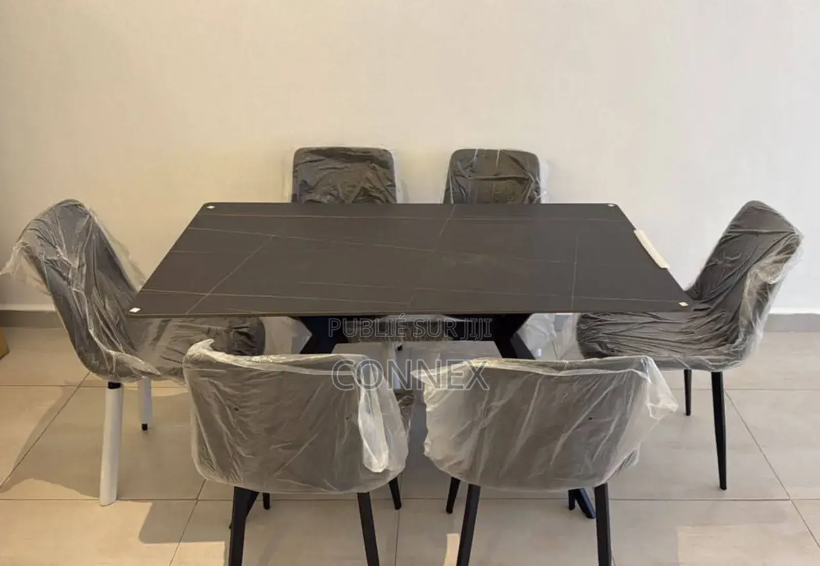 Table De Salon De 6 Chaises. Livraison Gratuite