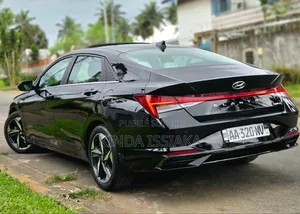 Hyundai Elantra 2024 Noir Mat