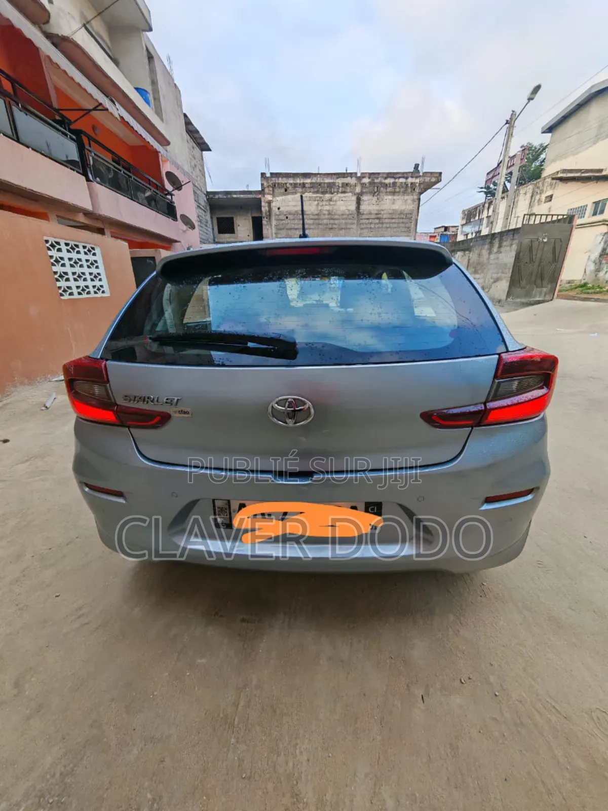 Toyota Starlet 2023 Gris