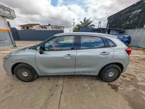 Toyota Starlet 2023 Gris