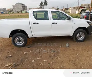 Photo - Toyota Hilux 2.4 Diesel 2020 Blanc