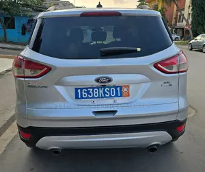 Ford Escape S FWD 2016 Gris
