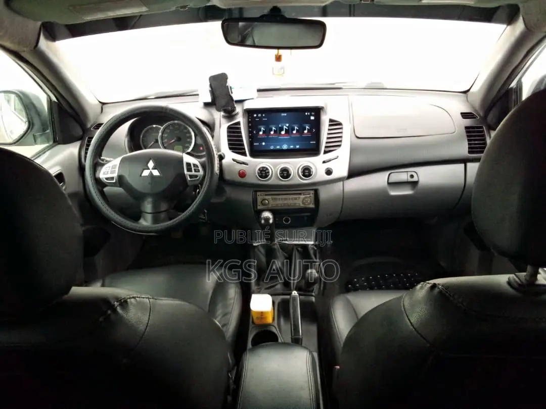 Mitsubishi L200 Double Cab 2.5 136hp 4WD 2010 Blanc